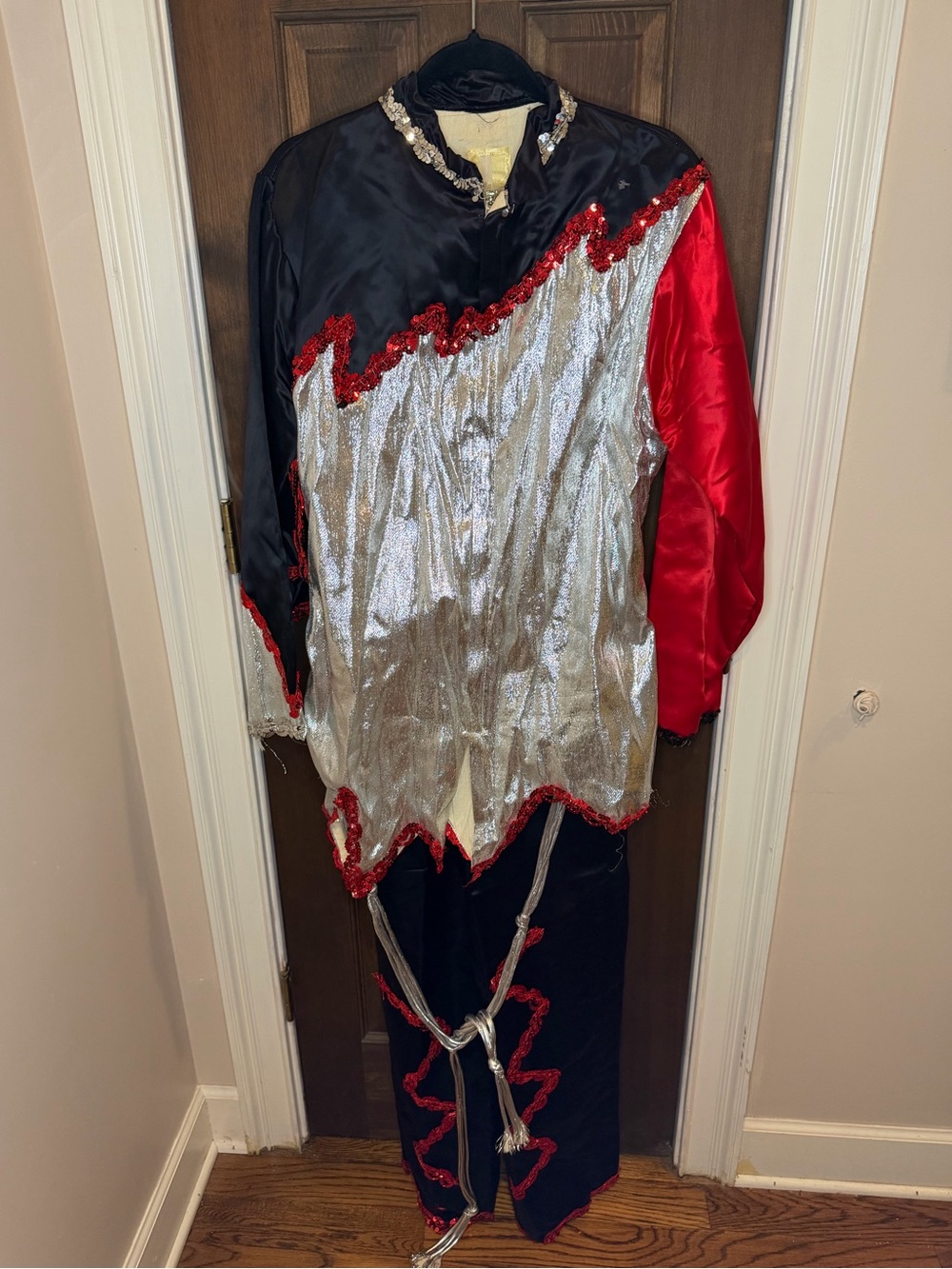 Vintage Mardi Gras Costume Metallic Silver Black Red Sequin Tunic Festival VGUC
